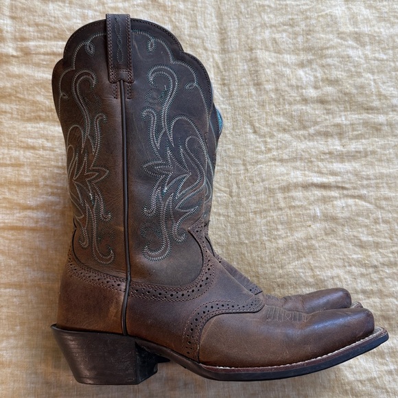 Ariat Western Boots - Picture 3 of 17